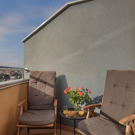 Apartment Leki - Newly Renovated, Modern City Spot Pula Exteriör bild