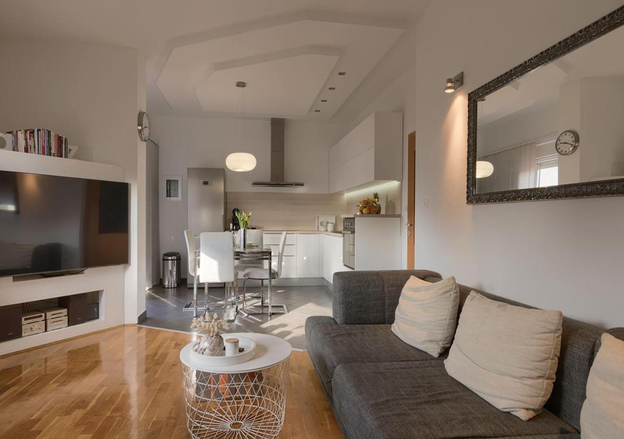 Apartment Leki - Newly Renovated, Modern City Spot Pula Exteriör bild