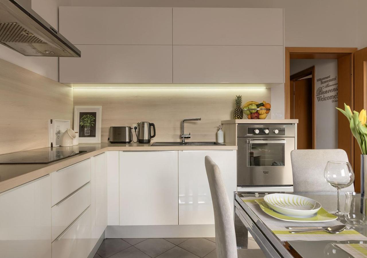 Apartment Leki - Newly Renovated, Modern City Spot Pula Exteriör bild