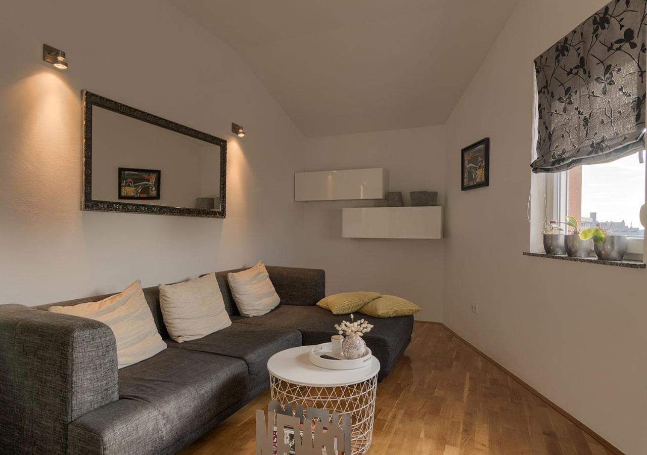 Apartment Leki - Newly Renovated, Modern City Spot Pula Exteriör bild