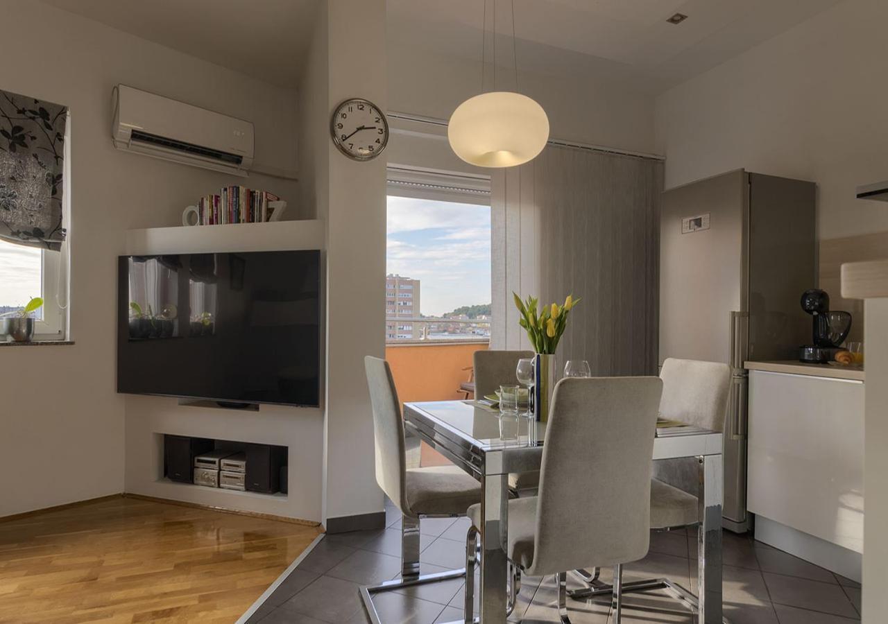 Apartment Leki - Newly Renovated, Modern City Spot Pula Exteriör bild