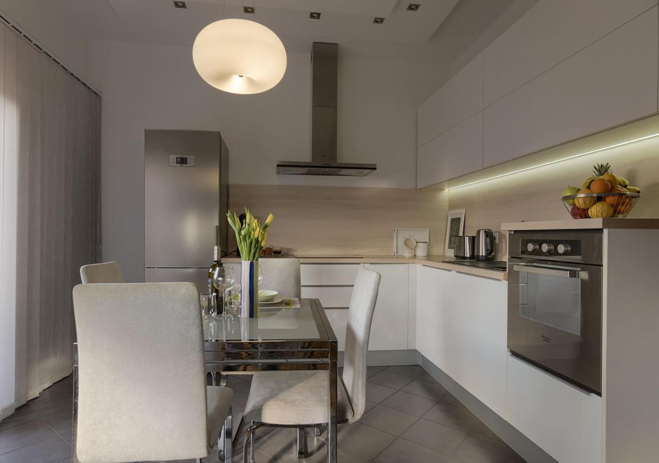 Apartment Leki - Newly Renovated, Modern City Spot Pula Exteriör bild