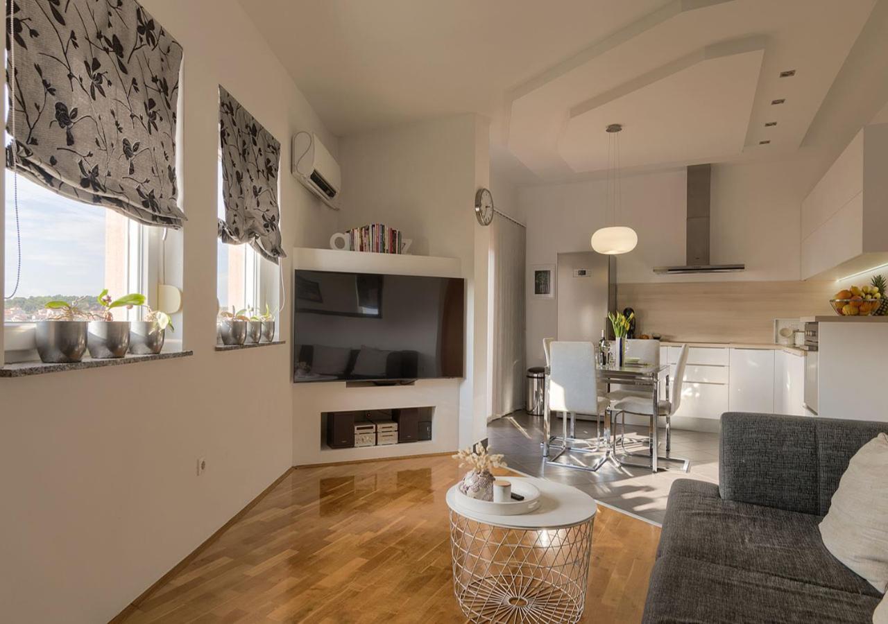 Apartment Leki - Newly Renovated, Modern City Spot Pula Exteriör bild
