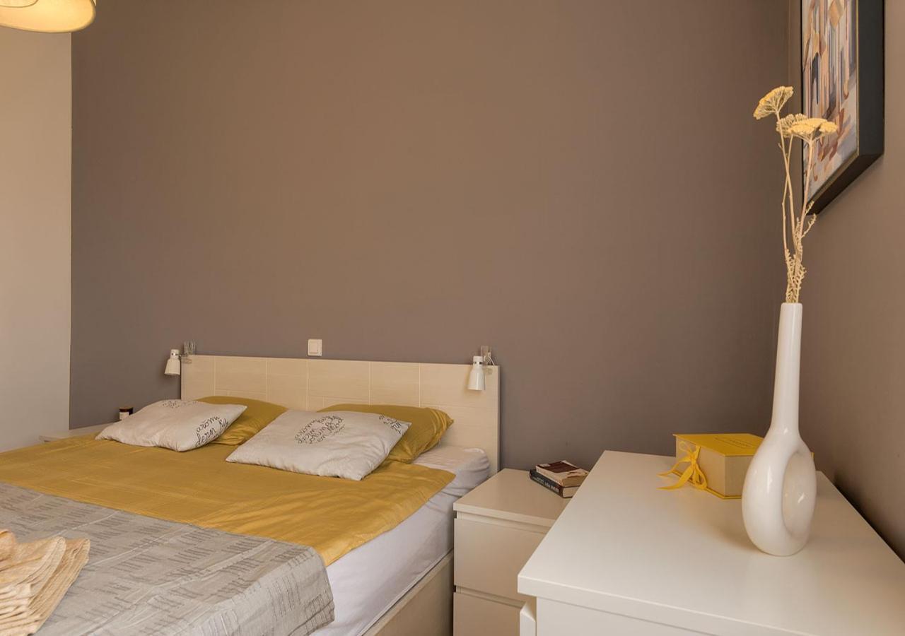 Apartment Leki - Newly Renovated, Modern City Spot Pula Exteriör bild