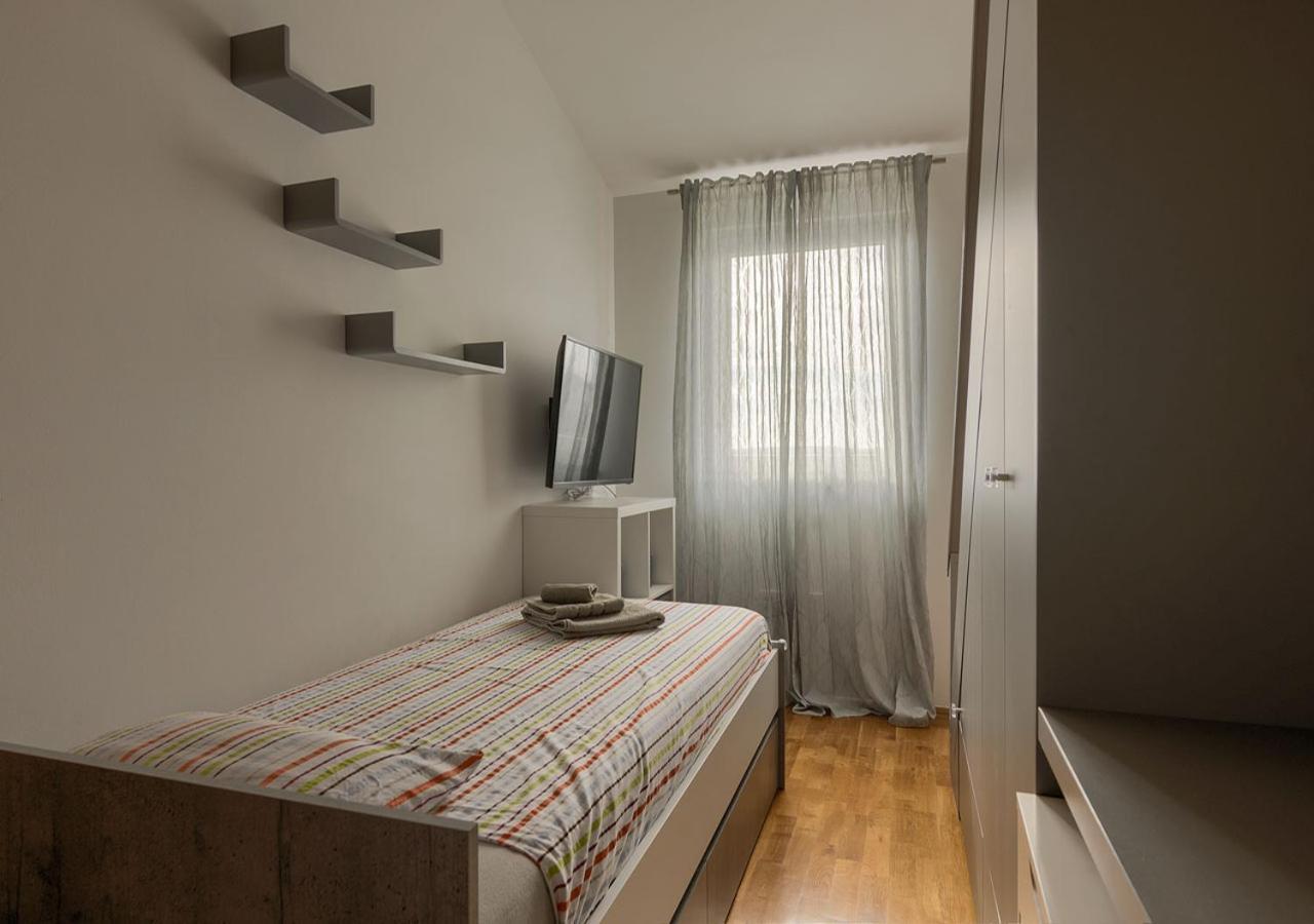 Apartment Leki - Newly Renovated, Modern City Spot Pula Exteriör bild