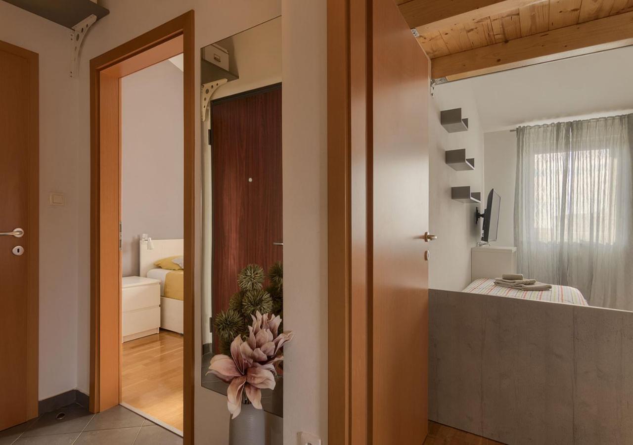 Apartment Leki - Newly Renovated, Modern City Spot Pula Exteriör bild