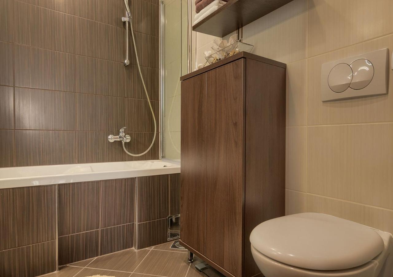 Apartment Leki - Newly Renovated, Modern City Spot Pula Exteriör bild