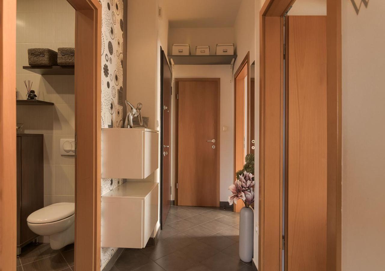 Apartment Leki - Newly Renovated, Modern City Spot Pula Exteriör bild