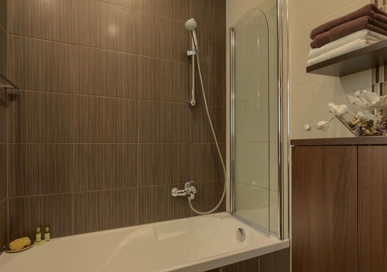Apartment Leki - Newly Renovated, Modern City Spot Pula Exteriör bild