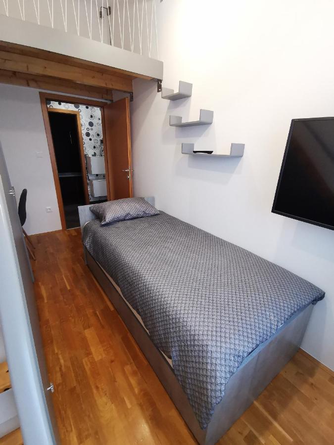 Apartment Leki - Newly Renovated, Modern City Spot Pula Exteriör bild